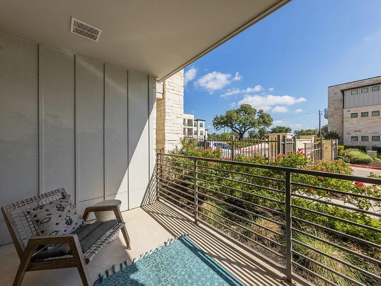 Lenox SoCo — Photo 11