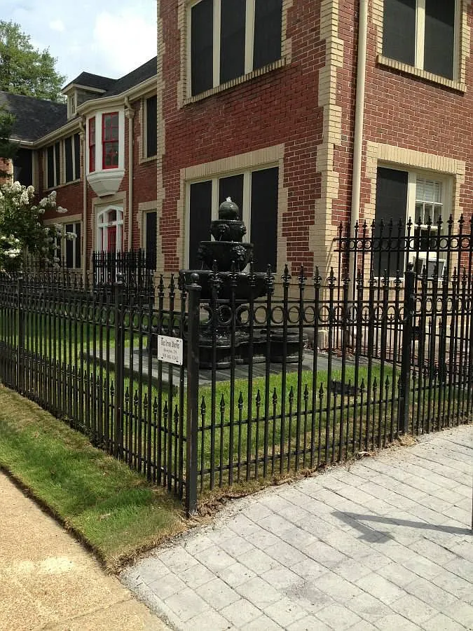 2209 Madison Avenue — Photo 3