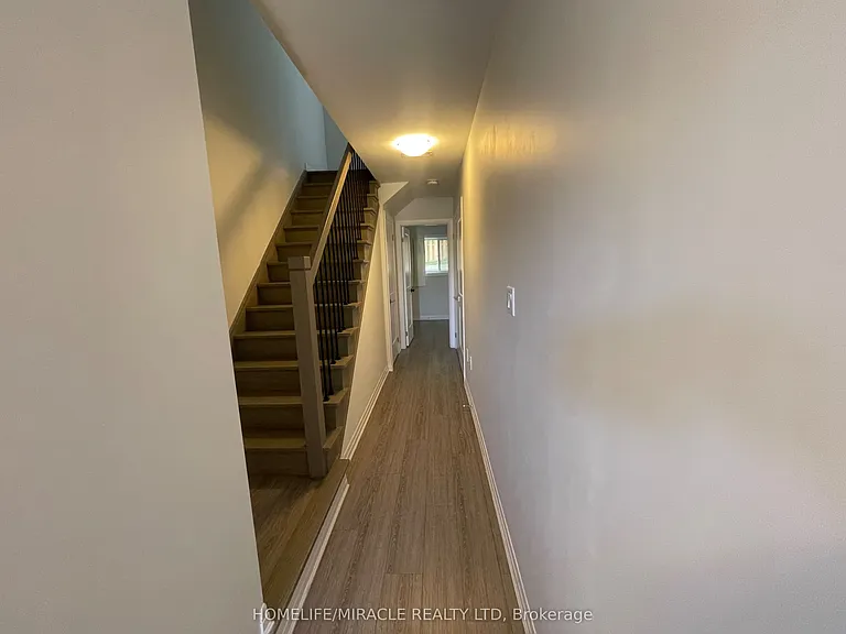 51 Sparrow Ave #20 — Photo 4