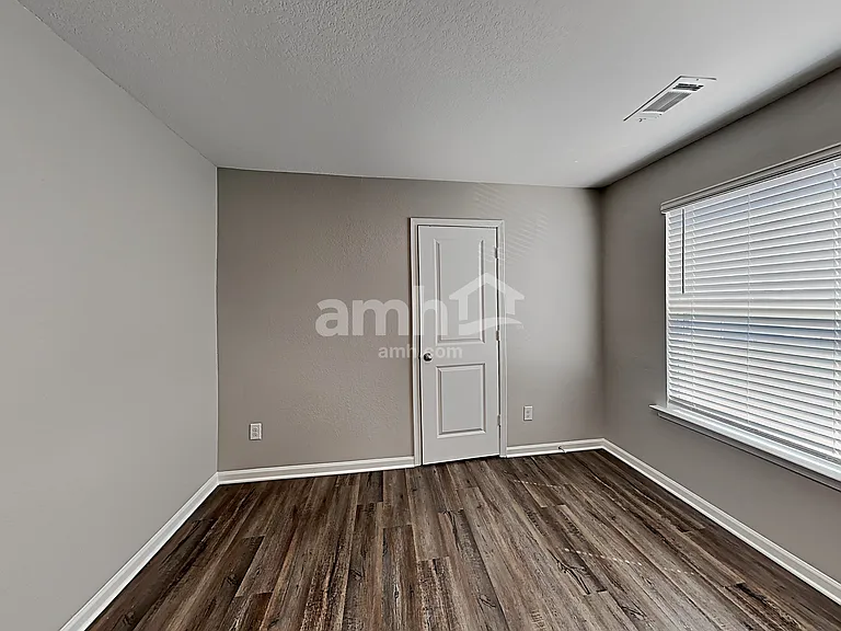 415 Vermeer Ct — Photo 20