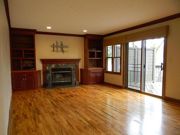 5th image of 2063 Wayfaring Dr