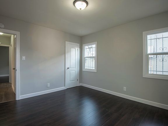 4th image of 1831 W 70th St