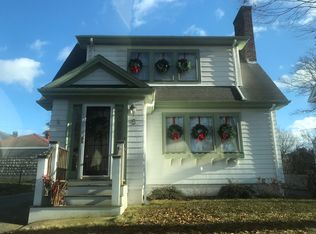 5 Rowland Rd, Newport, RI 02840