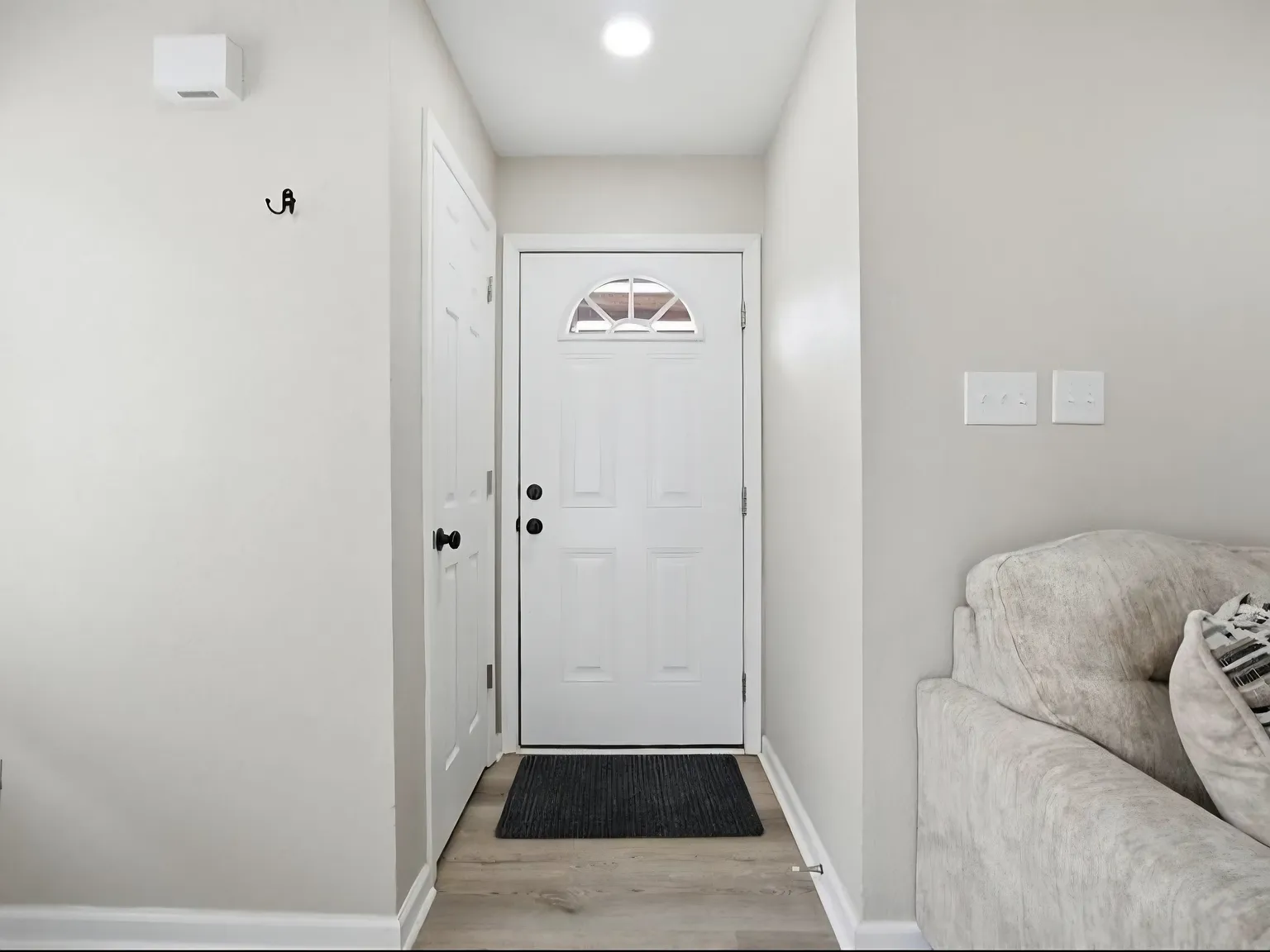 513 Peak Ct — Photo 2