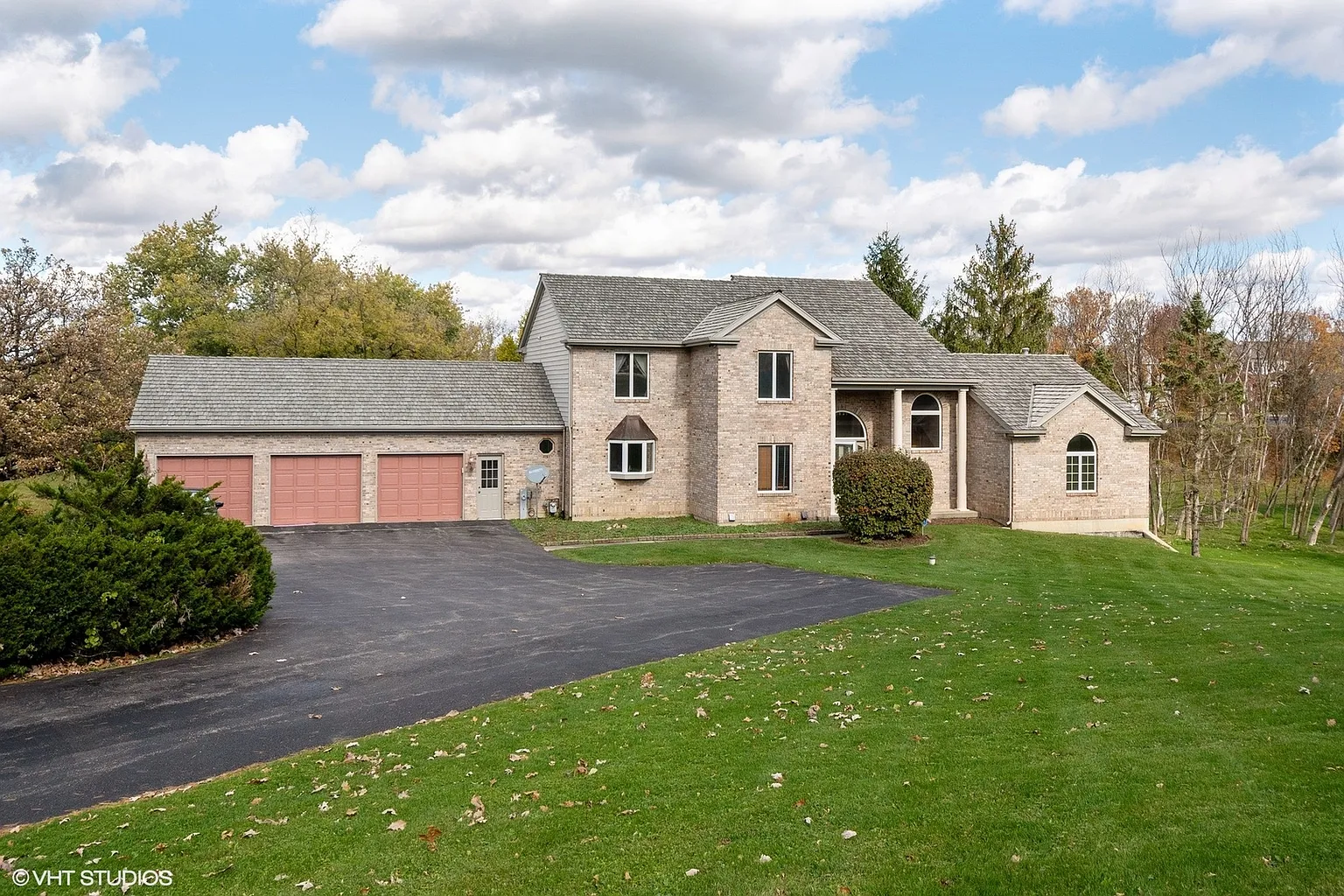 23295 Grayshire Ln photo 1
