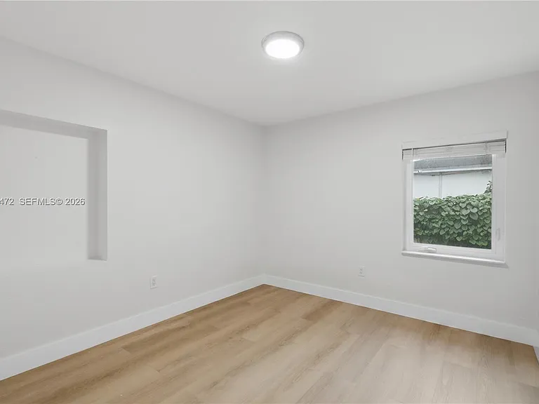 14325 NE 8th Ave — Photo 14