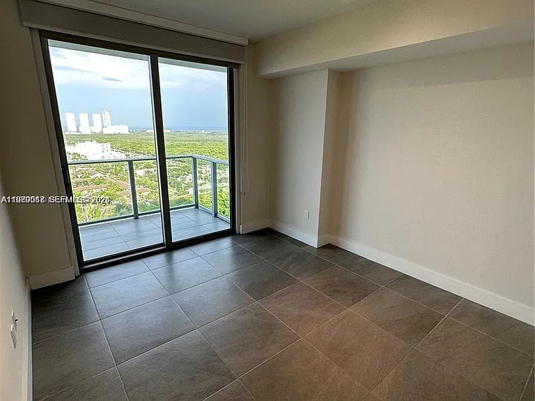 16385 Biscayne Blvd #2716 — Photo 8