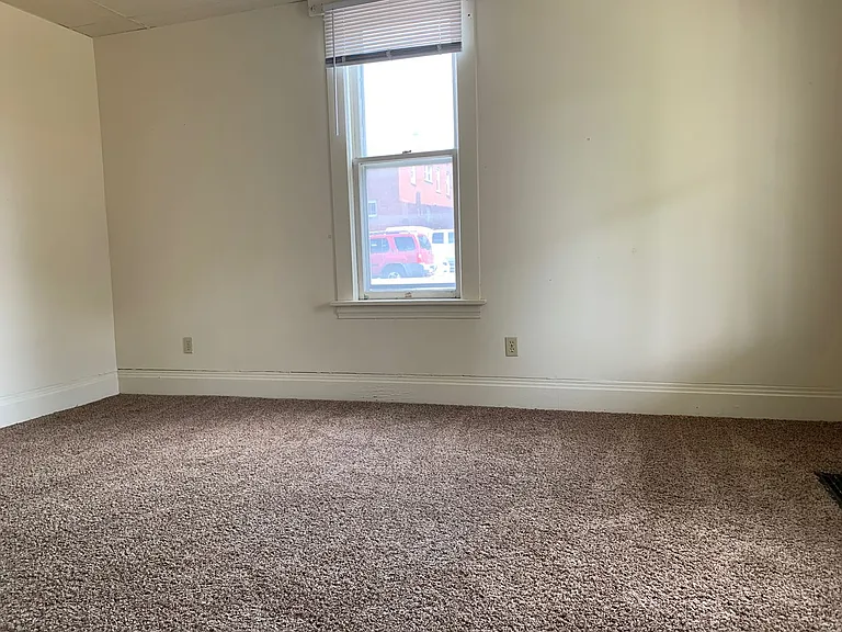 353 Green St — Photo 4