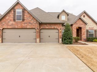 4122 Willowbend Dr, Rogers, AR 72758