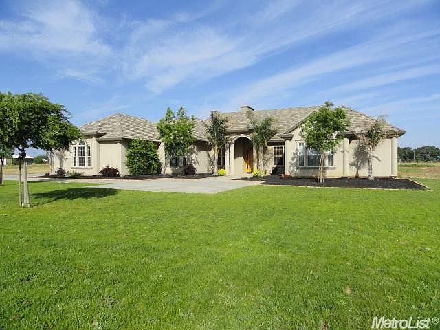 1st image of 23396 Hacienda Dr