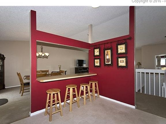 Kitchen Counter Bar & Dining