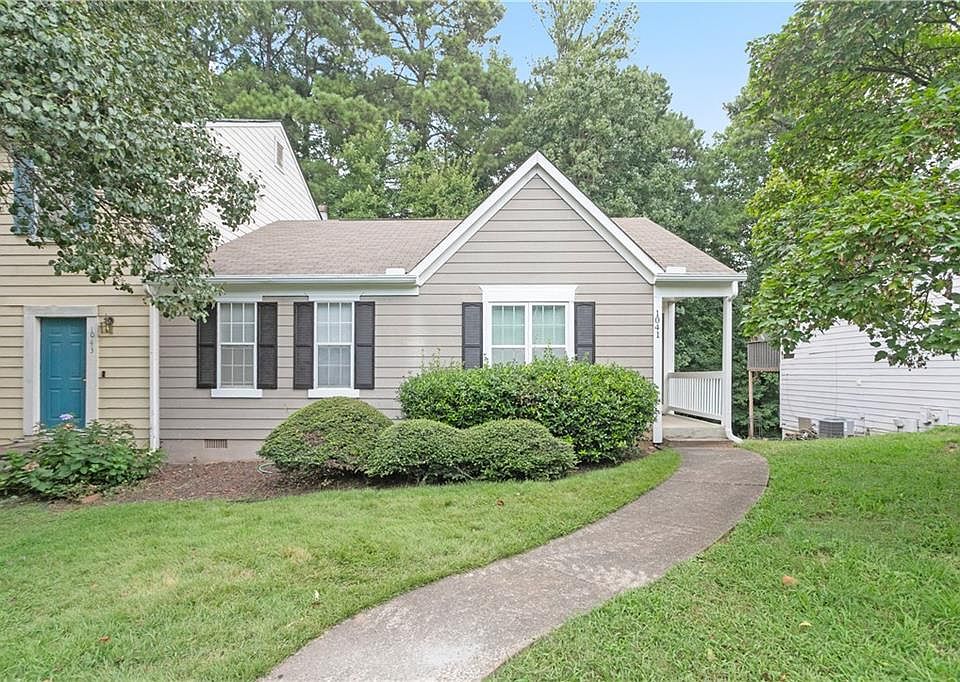 1st image of 1041 Plantation Way NW
