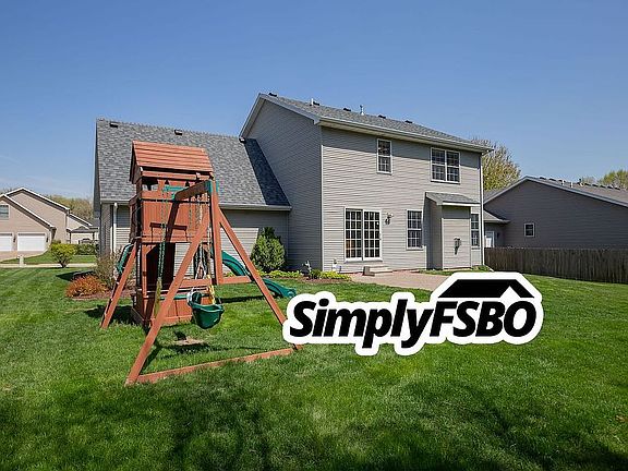 3rd image of 3462 Fernwood Ave