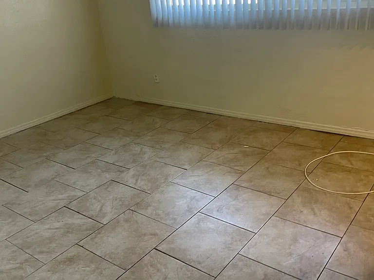 1232 N Sierra Way #2 — Photo 2