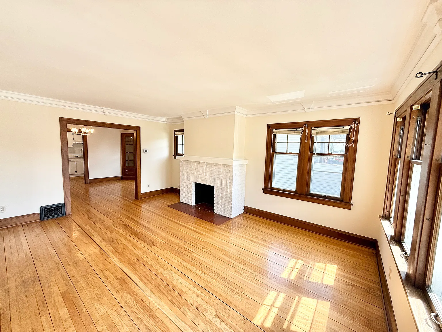 2 bed, 1200 sqft, $1,550 — Photo 4