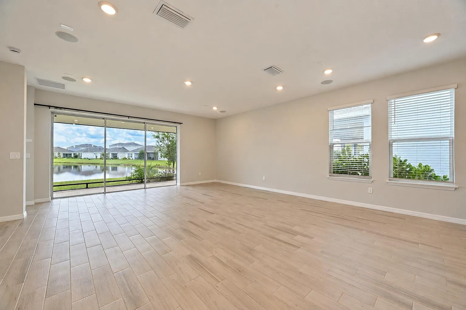 4 bed, 3.0 bath, 2399 sqft, $3,300 — Photo 4
