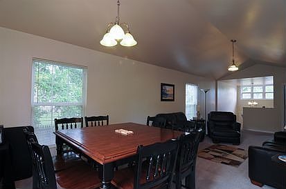 4th image of 1934 Dickey Ave