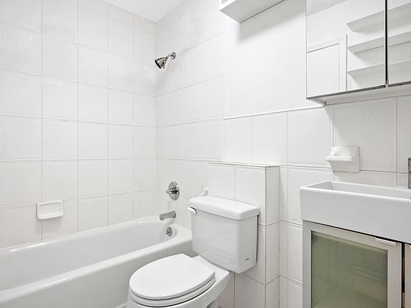 5th image of 421 Classon Ave APT 6