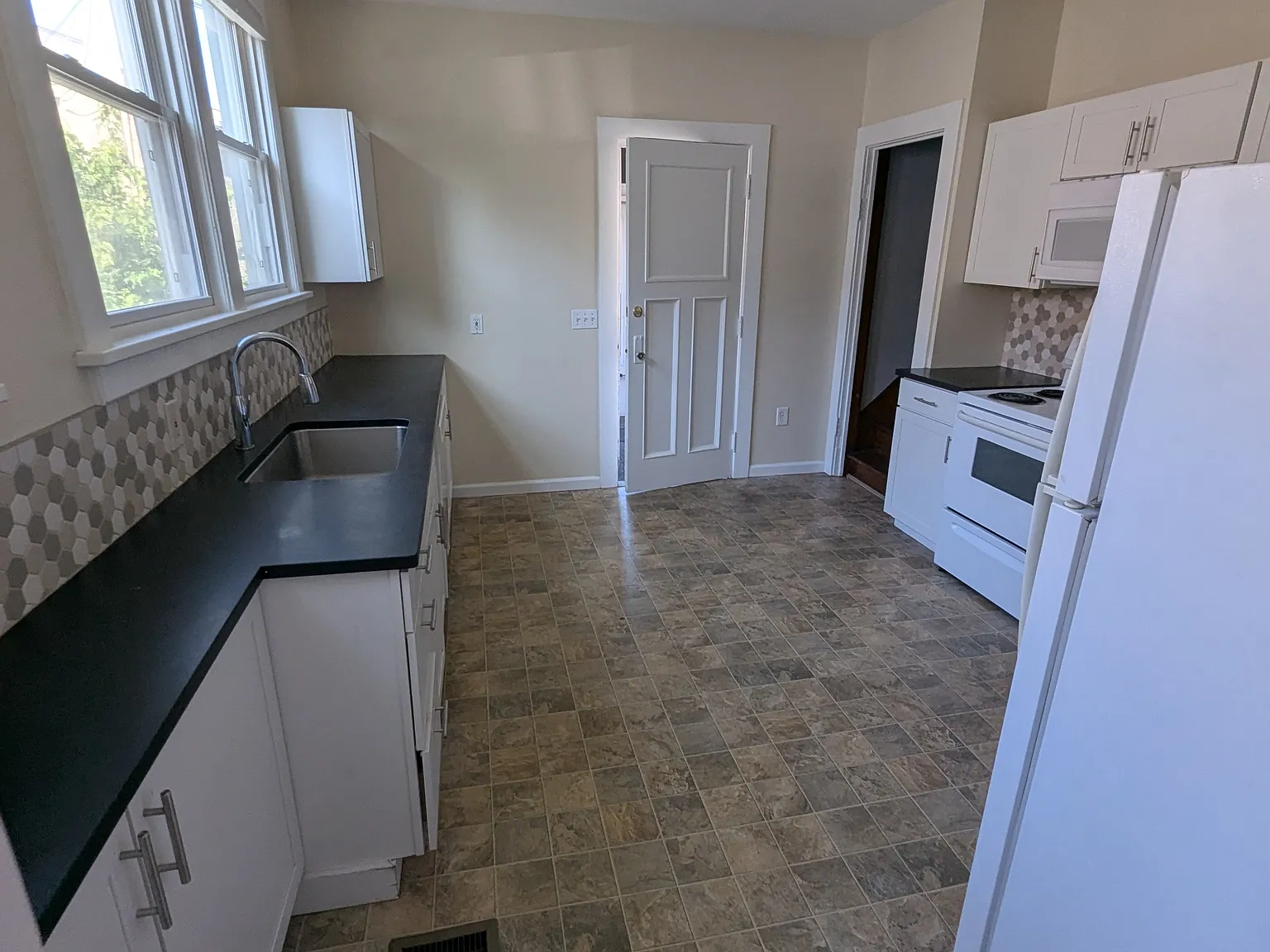 4 bed, 1793 sqft, $2,500 — Photo 4