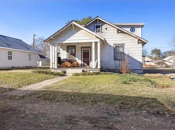 907 Stewart Ave, Chickamauga, GA 30707