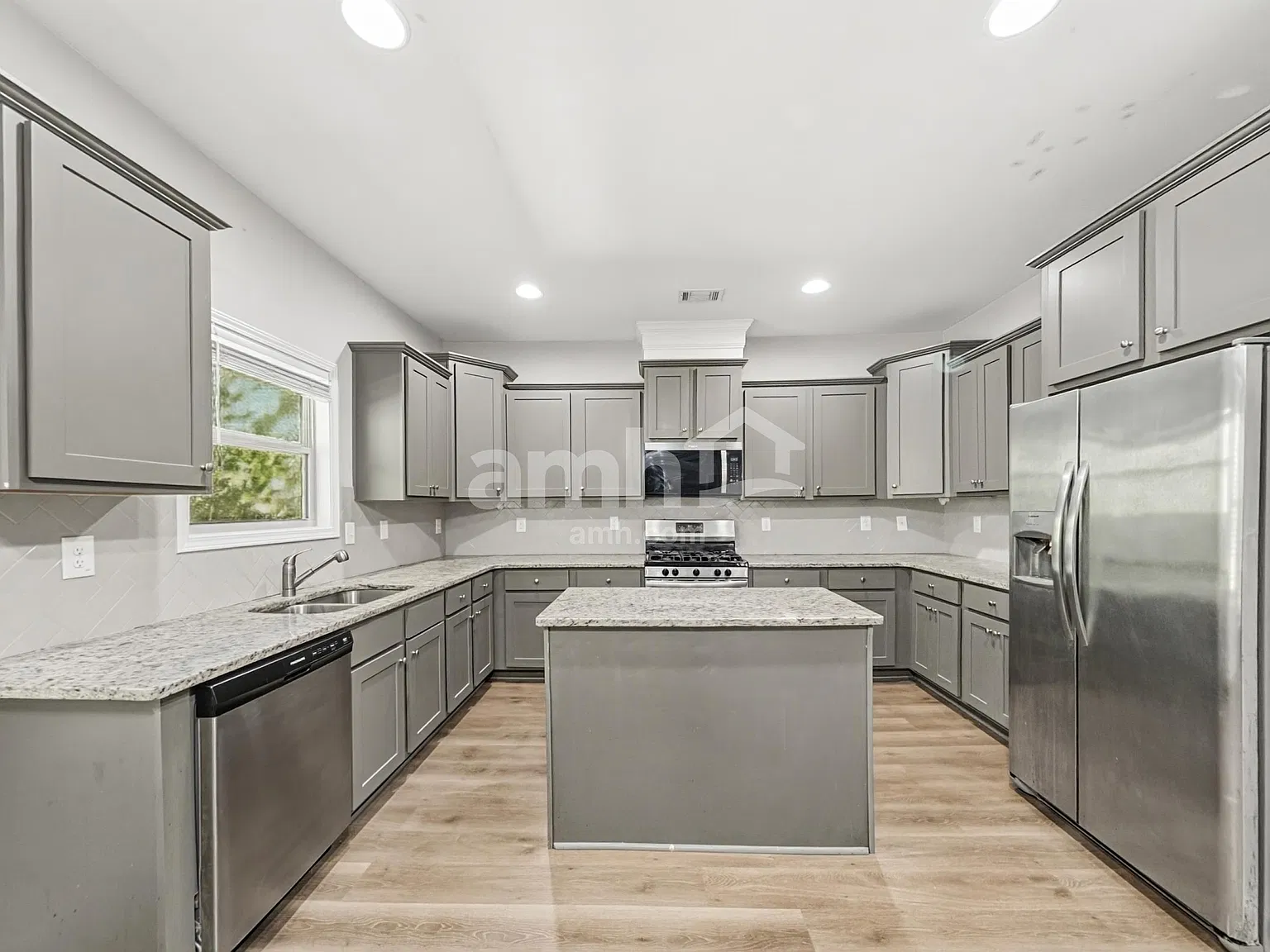 5 bed, 3.0 bath, 2795 sqft, $2,800 — Photo 4