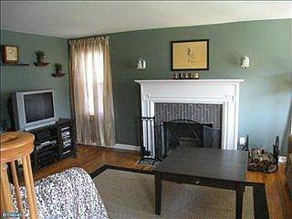 3rd image of 1654 Reservoir Ave
