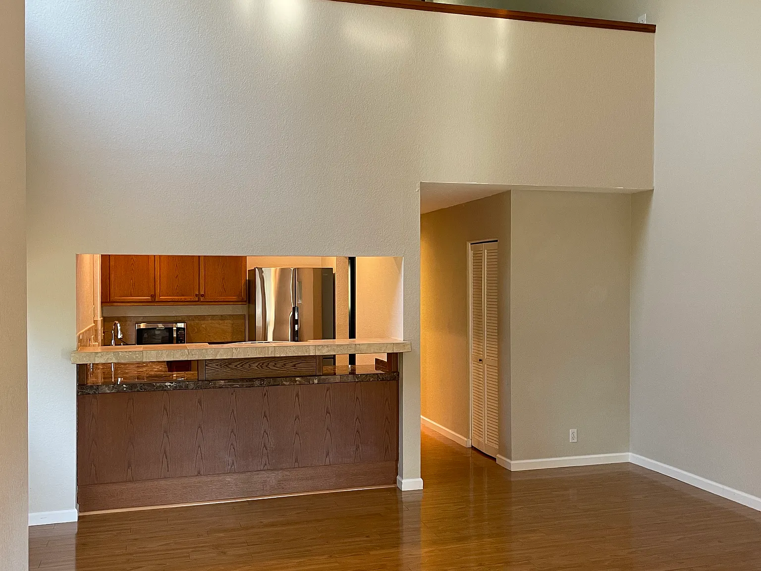2 bed, 1190 sqft, $2,800 — Photo 2