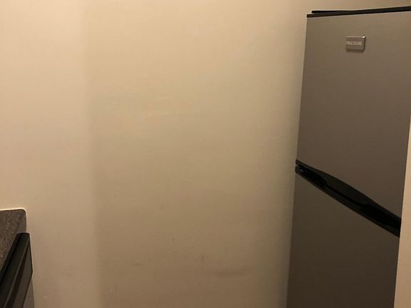 4th image of 532 W Arlington Pl