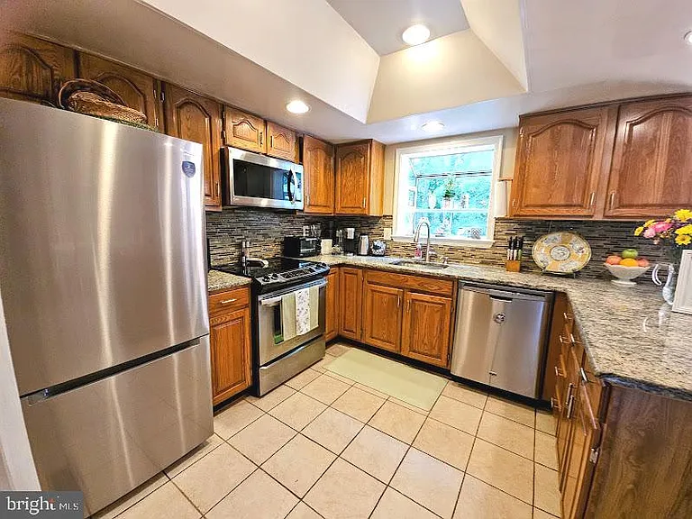 2997 Mission Square Dr — Photo 10