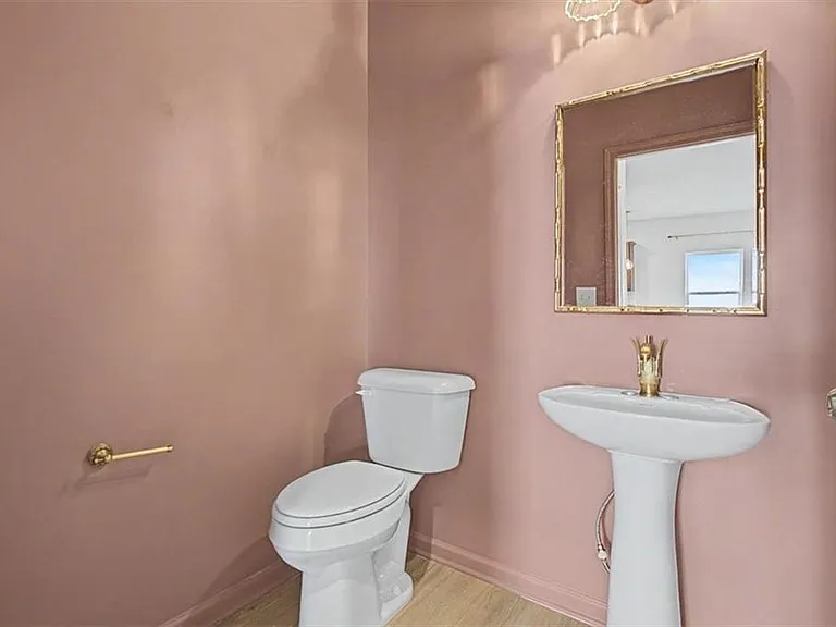 514 Denton Dr — Photo 33