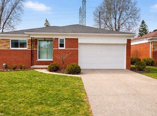 26155 Newport Ave, Warren, MI