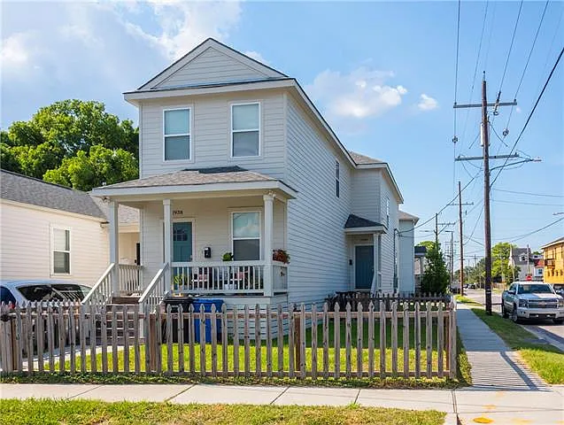 3 bed, 2.0 bath, 1126 sqft, $2,000 — Photo 1