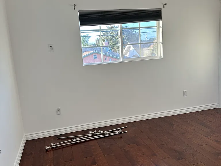 1317 W 49th St — Photo 17