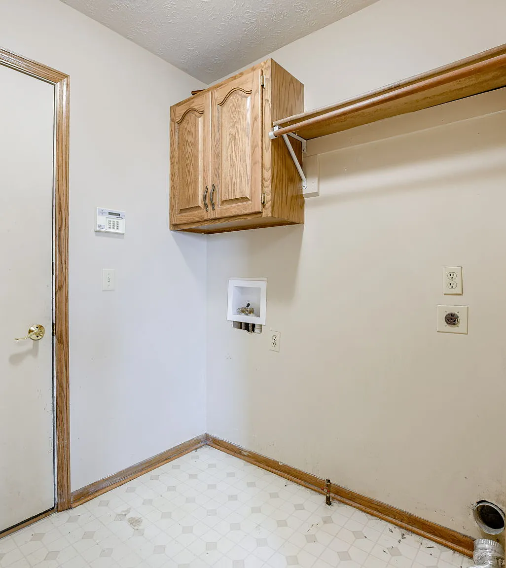 3 bed, 1880 sqft, $2,400 — Photo 3