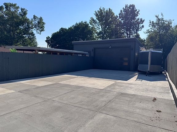 3rd image of 4130 Otis St