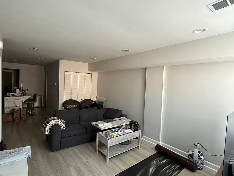 452 N Western Ave #1 — Photo 3