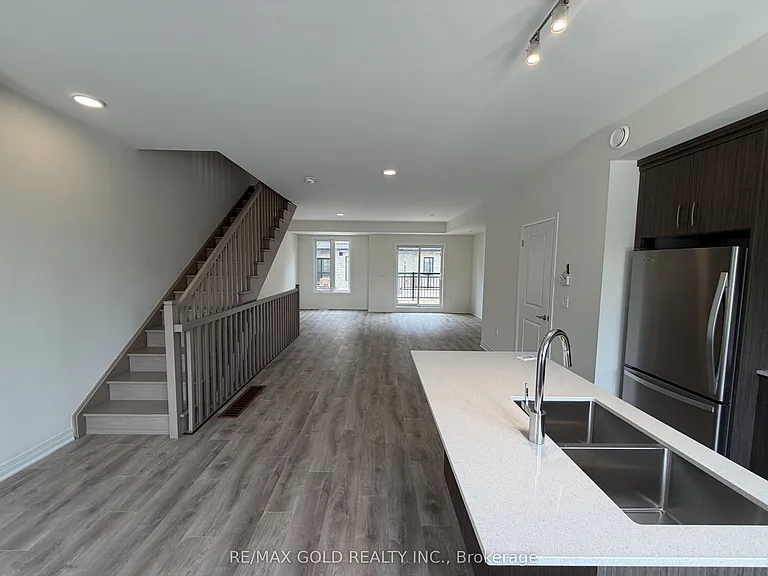702 Front Royal St — Photo 11