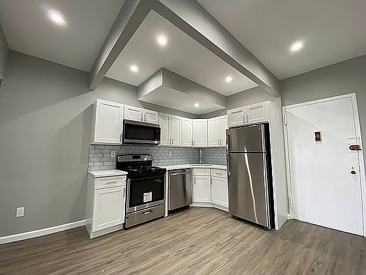 2nd image of 831 Bartholdi St APT 2L