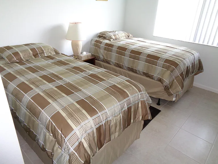 191 SW Palm Dr NW #102 — Photo 5