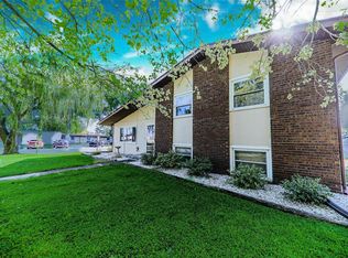 2701 Gardenia St, Highland, IL 62249