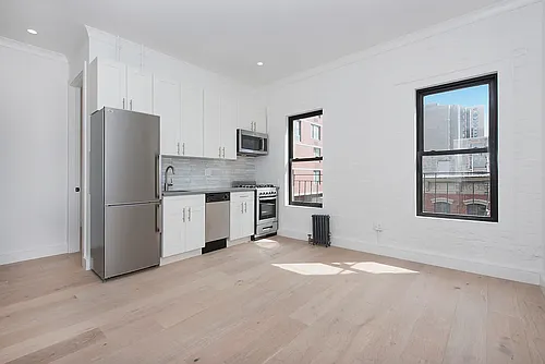 245 E 30th St #41 Photo 1