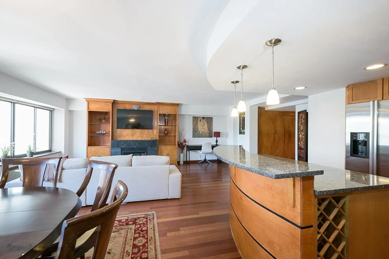 2 bed, 1.0 bath, 13993 sqft, $7,029 — Photo 2