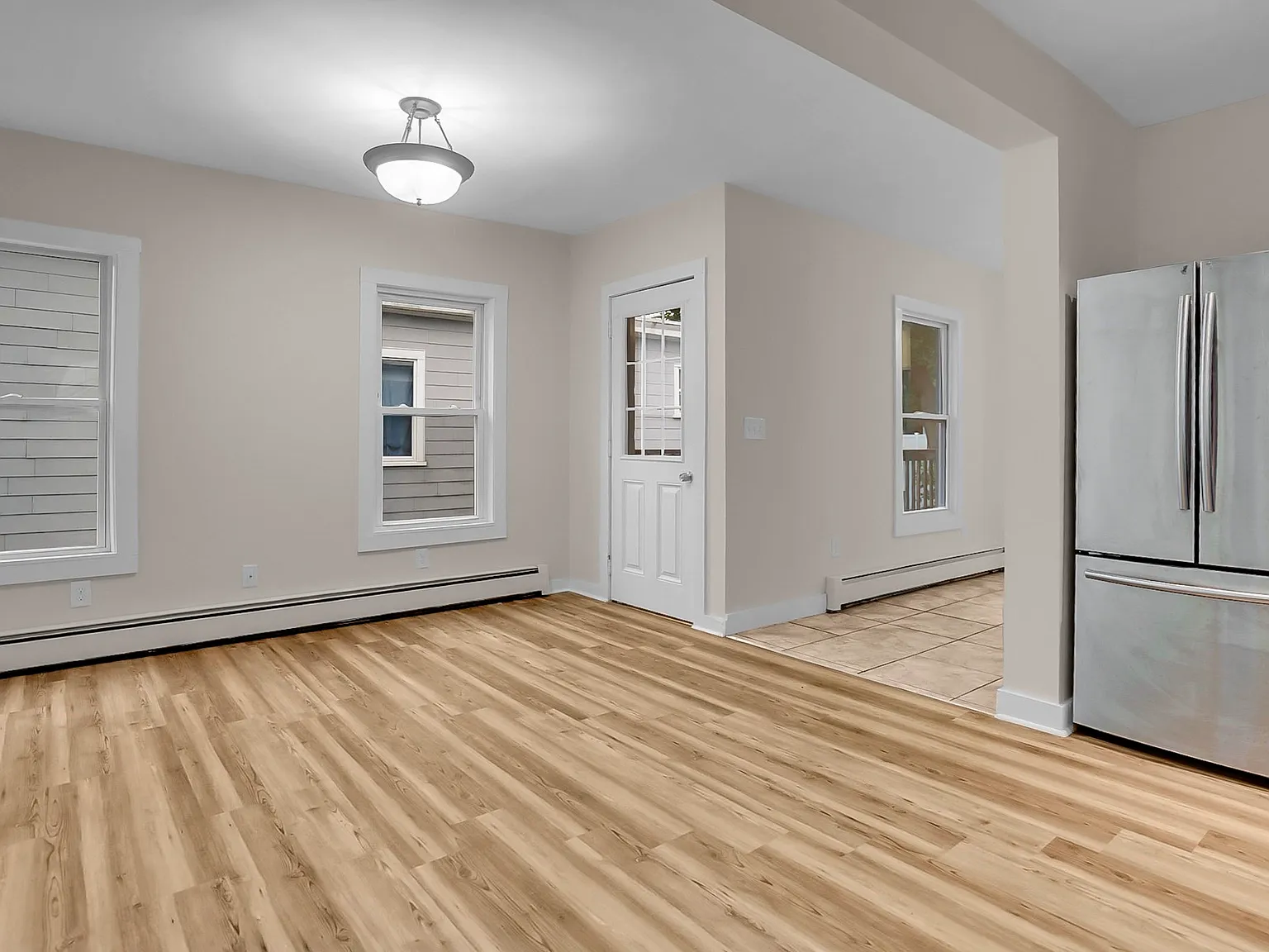 5 bed, 1.5 bath, 1000 sqft, $2,680 — Photo 2