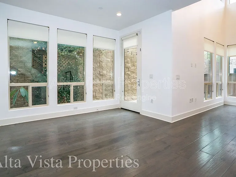 2549 Aperture Cir — Photo 16