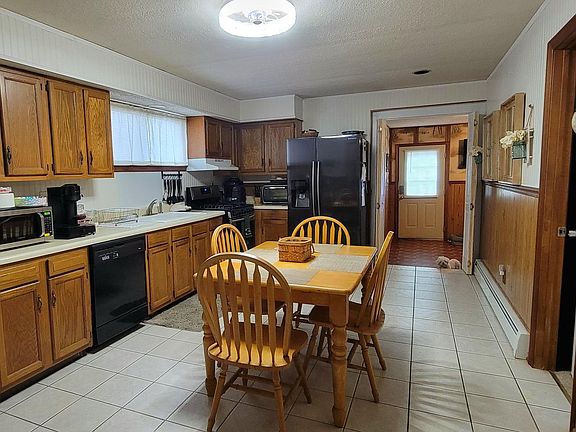 2nd image of 155 River Dr