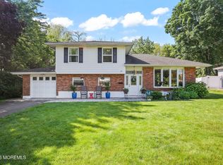 67 Koenig Ln, Freehold, NJ 07728