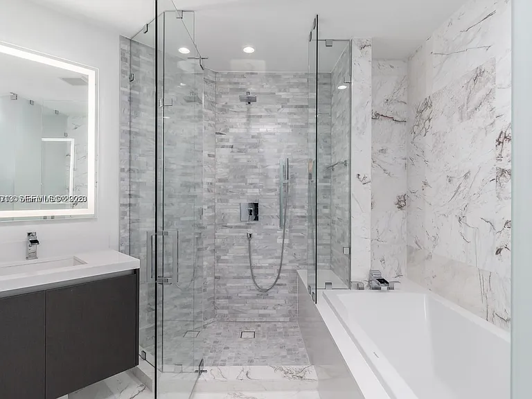 851 NE 1st Ave #11 — Photo 28