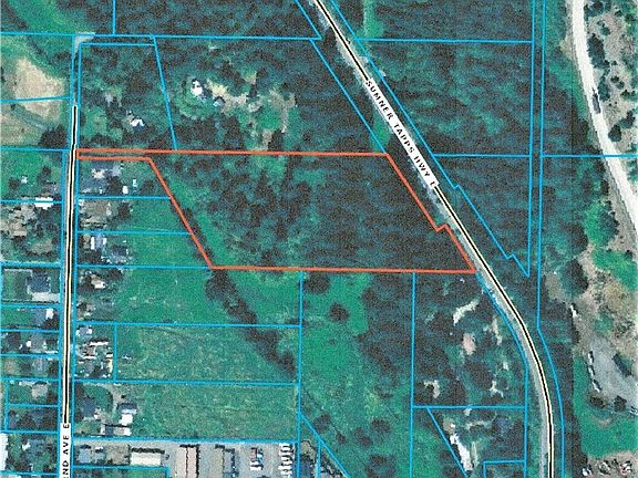 Outline of parcel off of 192nd Ave E to the left and below Sumner Tapps Hwy E to the right