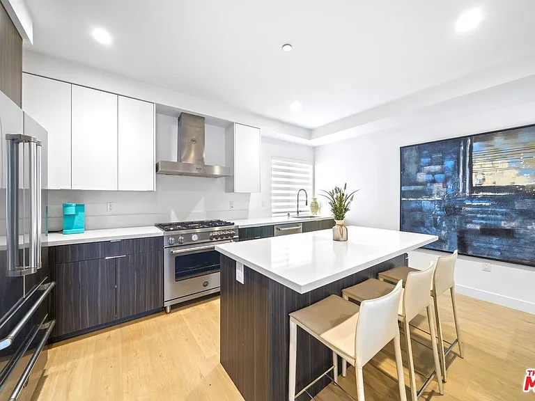 497 N Saint Andrews Pl — Photo 11