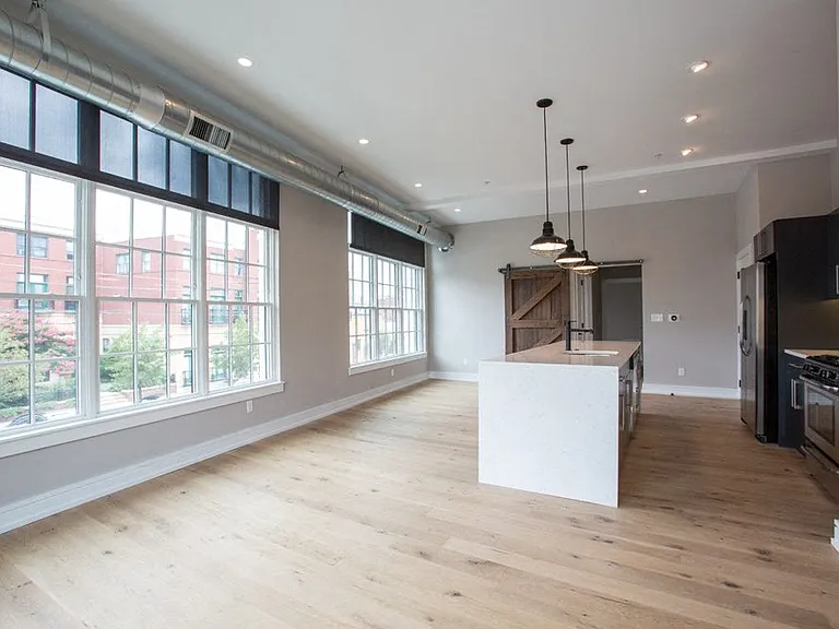 1720 Fairmount Ave — Photo 7